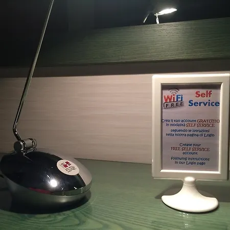 Western Ivrea Crystal Palace Ξενοδοχείο