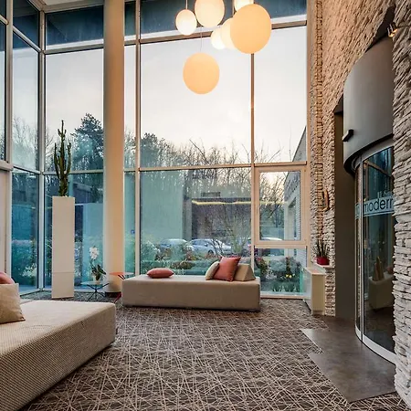 酒店 Western Ivrea Crystal Palace