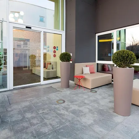 Western Ivrea Crystal Palace 4* 반케테