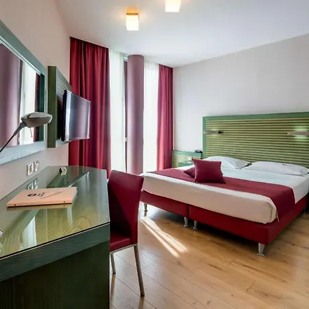 Western Ivrea Crystal Palace 4* 반케테