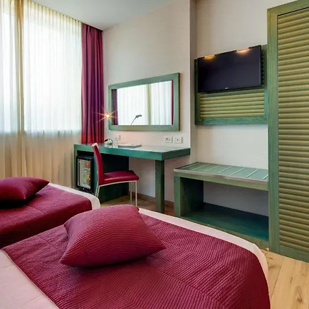 Western Ivrea Crystal Palace 酒店