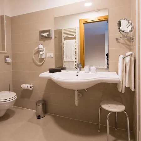 酒店 Western Ivrea Crystal Palace 班彻泰