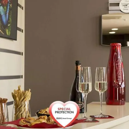 Western Ivrea Crystal Palace ホテル